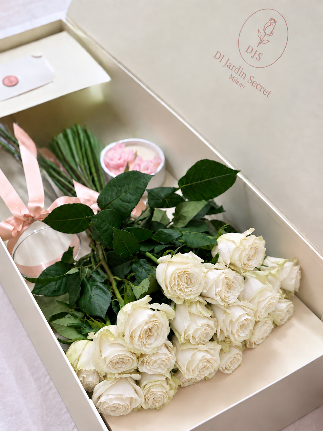 DI Jardin Secret Luxury Box – 15 Rose Bianche